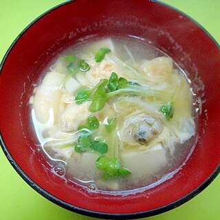 豆腐とむきあさり卵の味噌汁